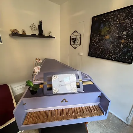 Pianist Ac, Center *